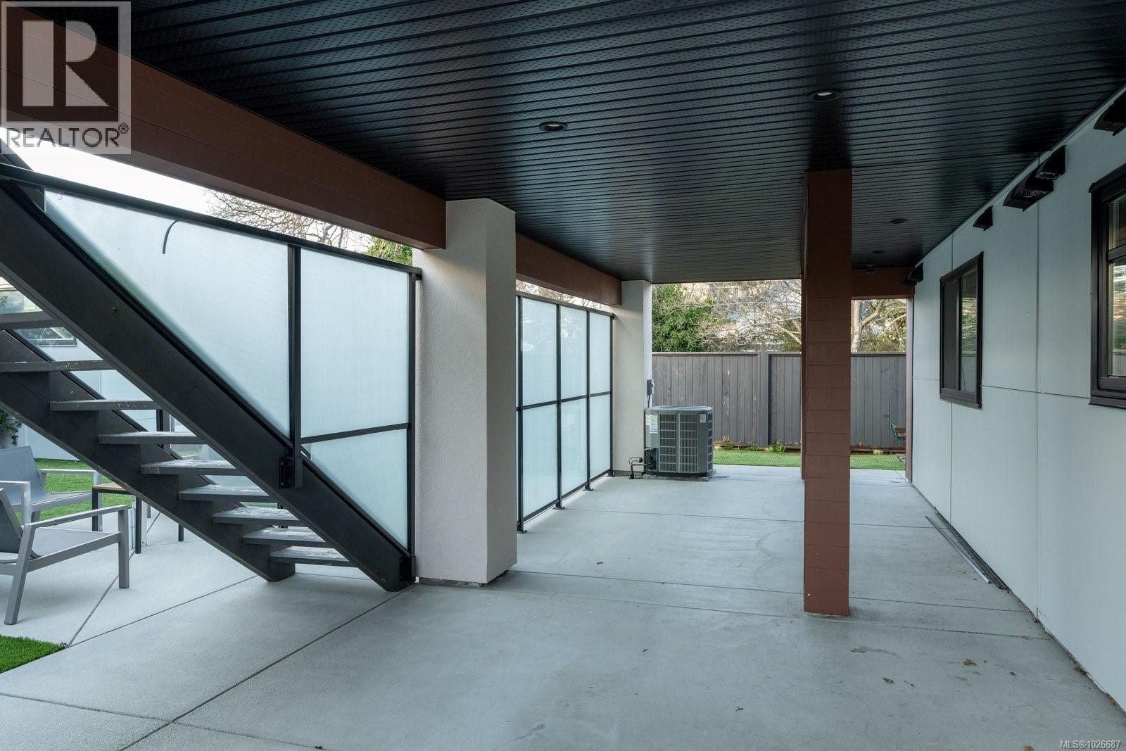  2318 Shakespeare Street, Victoria