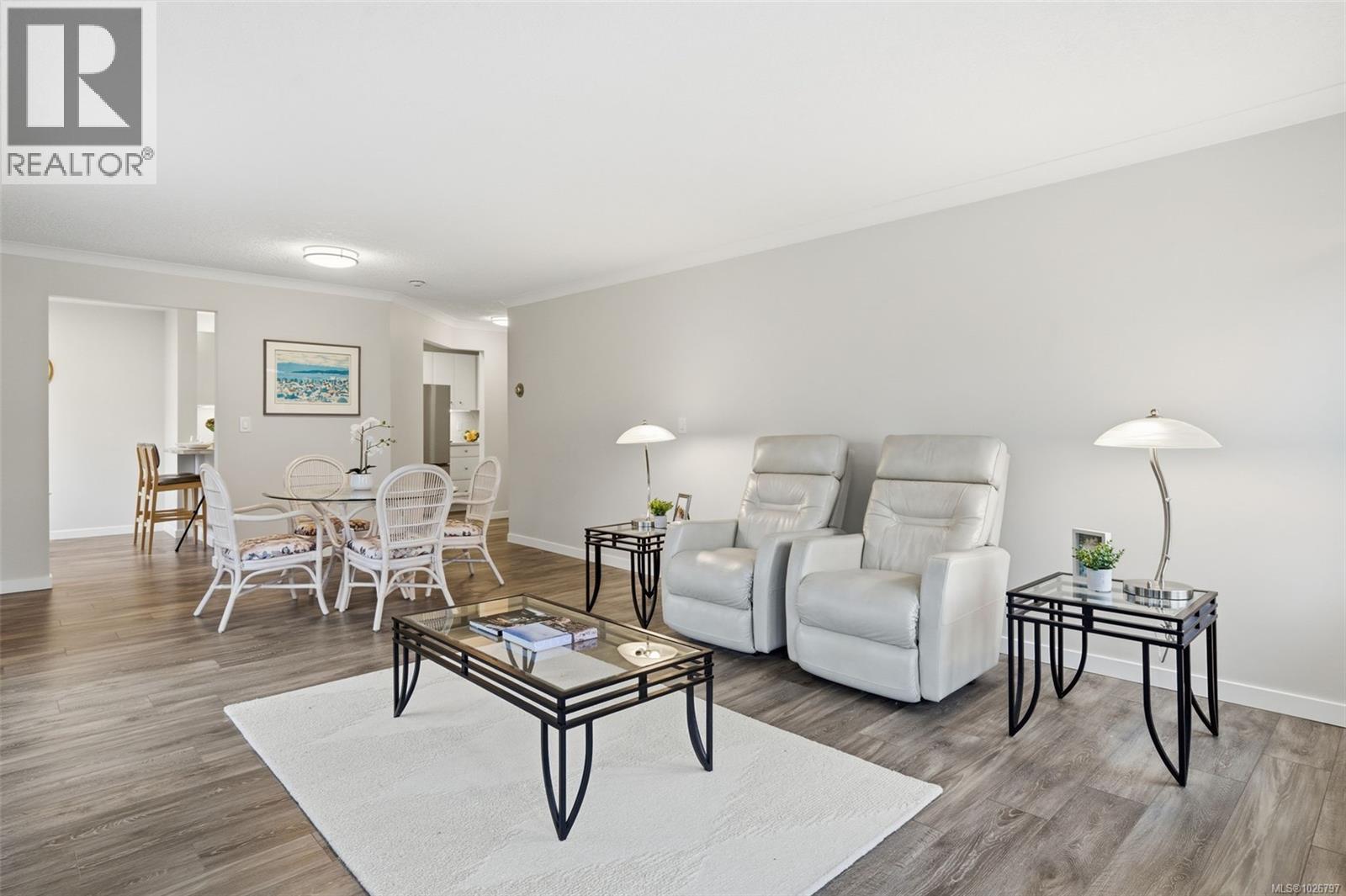 301 1121 Oscar Street, Victoria