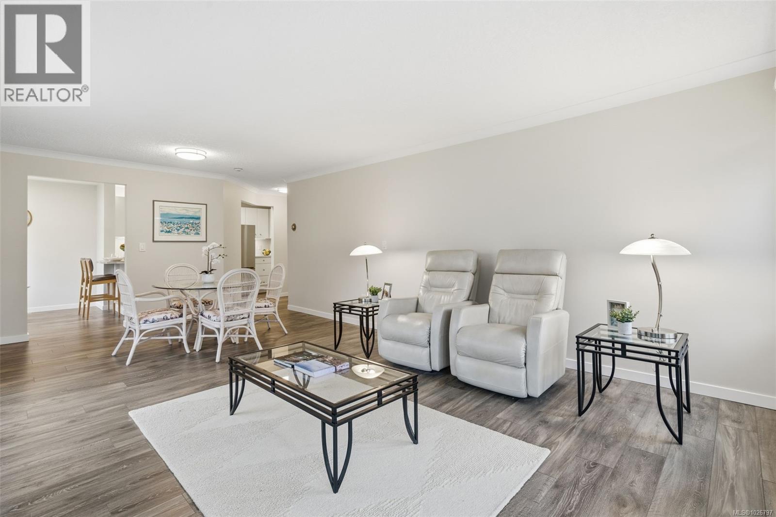 301 1121 Oscar Street, Victoria