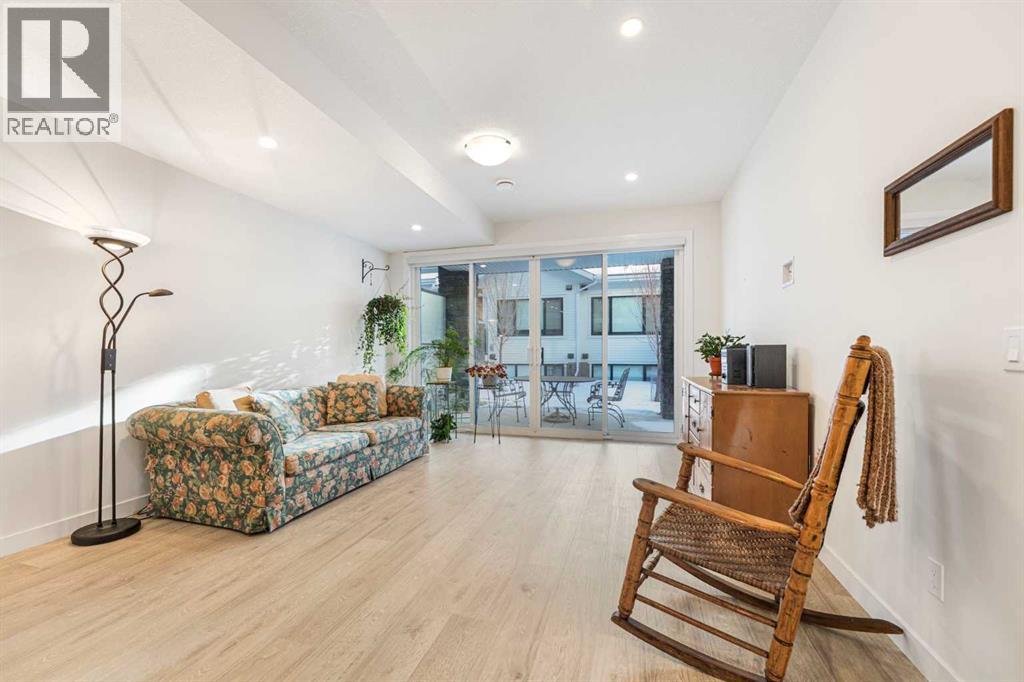 Single Family House for Sale in  Crestmont Boulevard SW Crestmont Calgary 