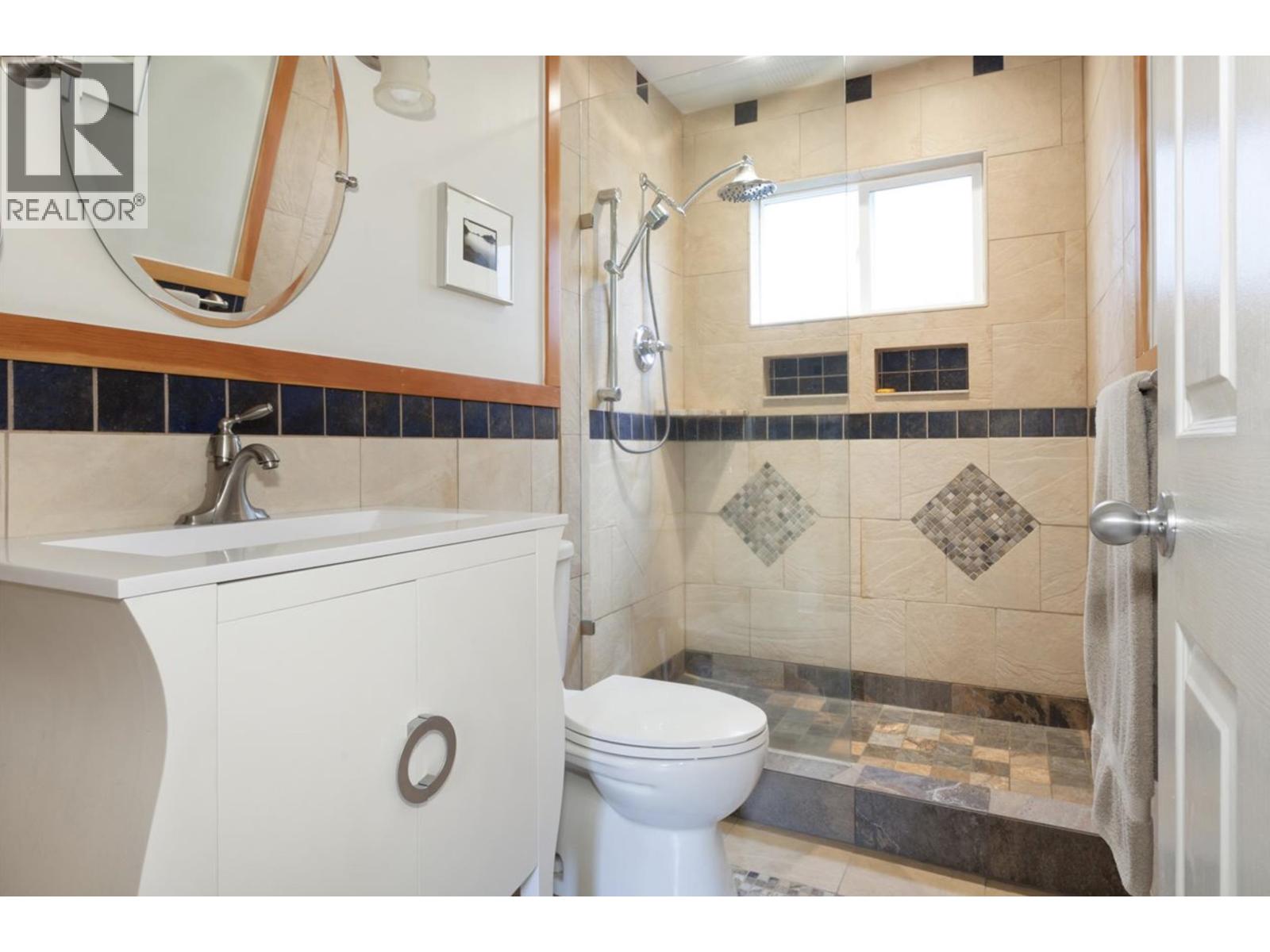 1045 NORTHRIDGE DRIVE, Squamish