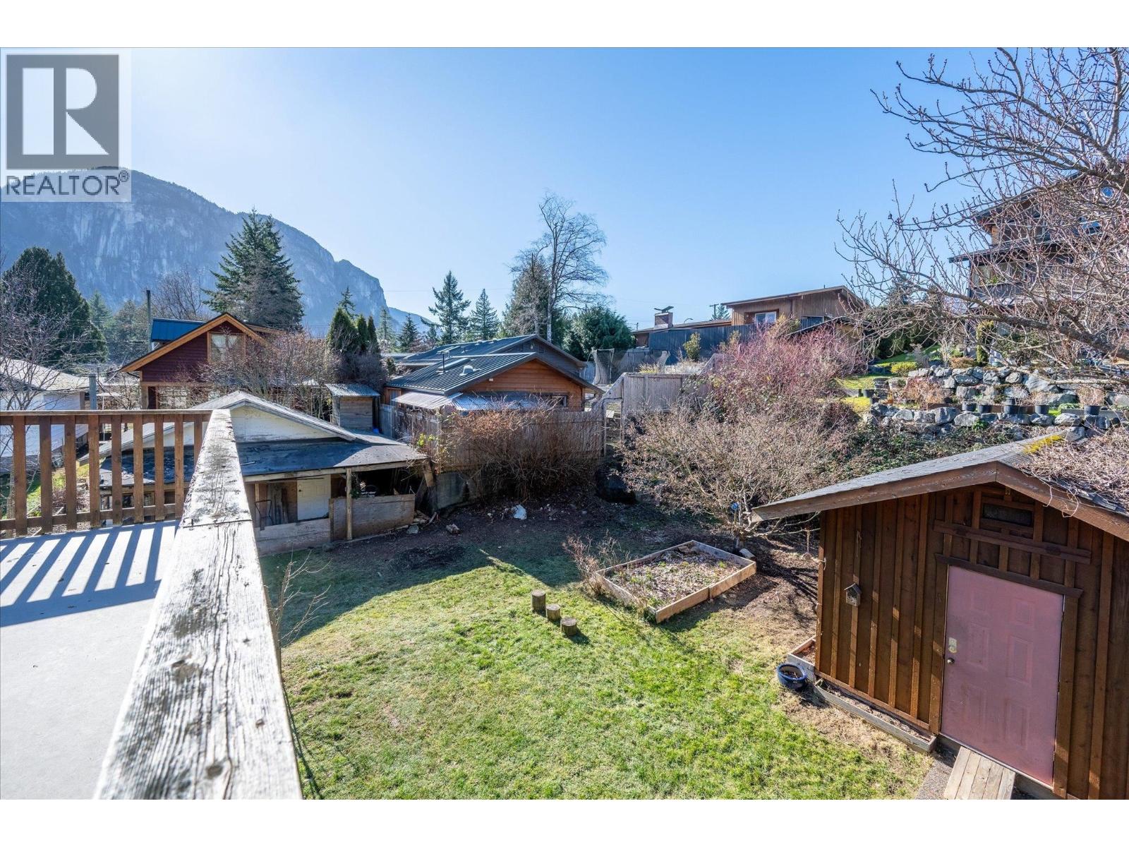 1045 NORTHRIDGE DRIVE, Squamish