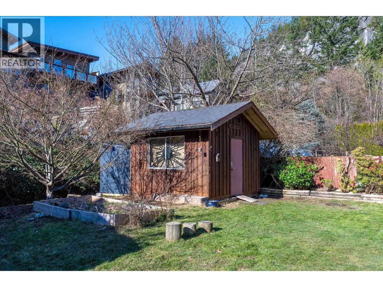 1045 NORTHRIDGE DRIVE, Squamish