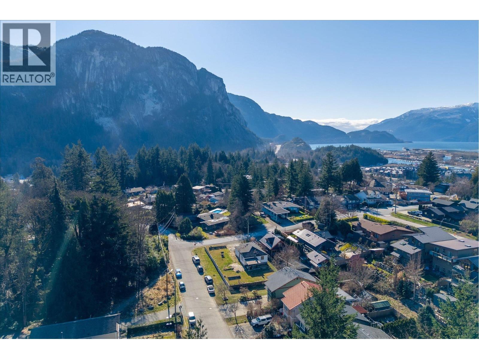 1045 NORTHRIDGE DRIVE, Squamish