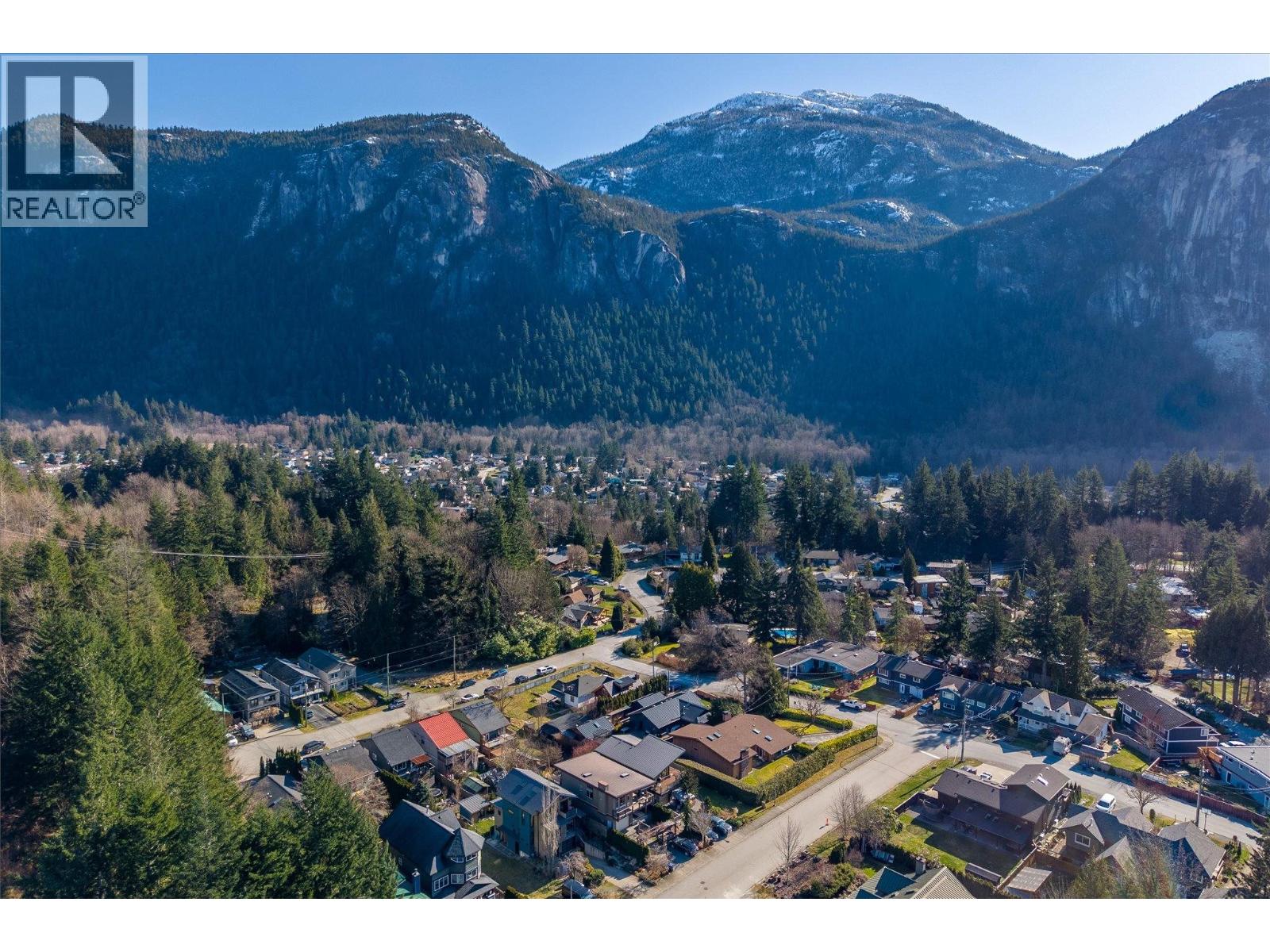 1045 NORTHRIDGE DRIVE, Squamish