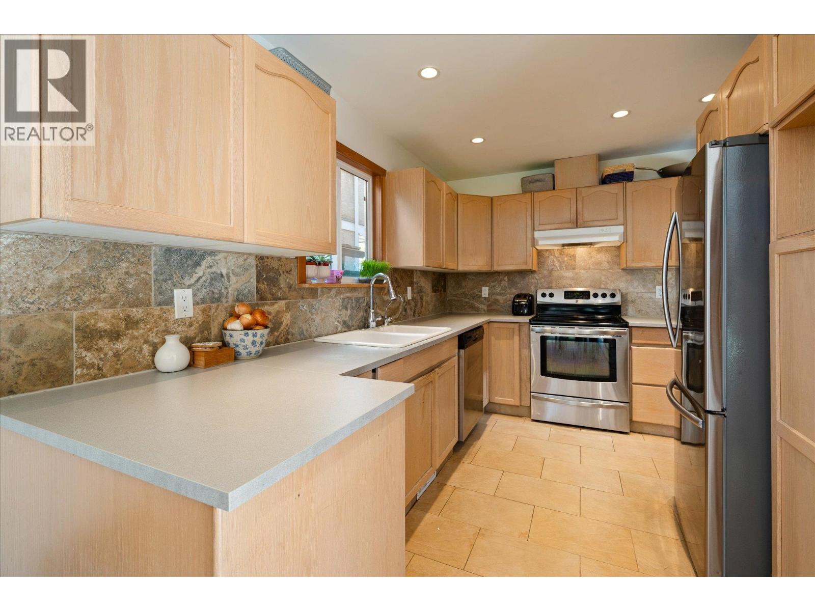 1045 NORTHRIDGE DRIVE, Squamish