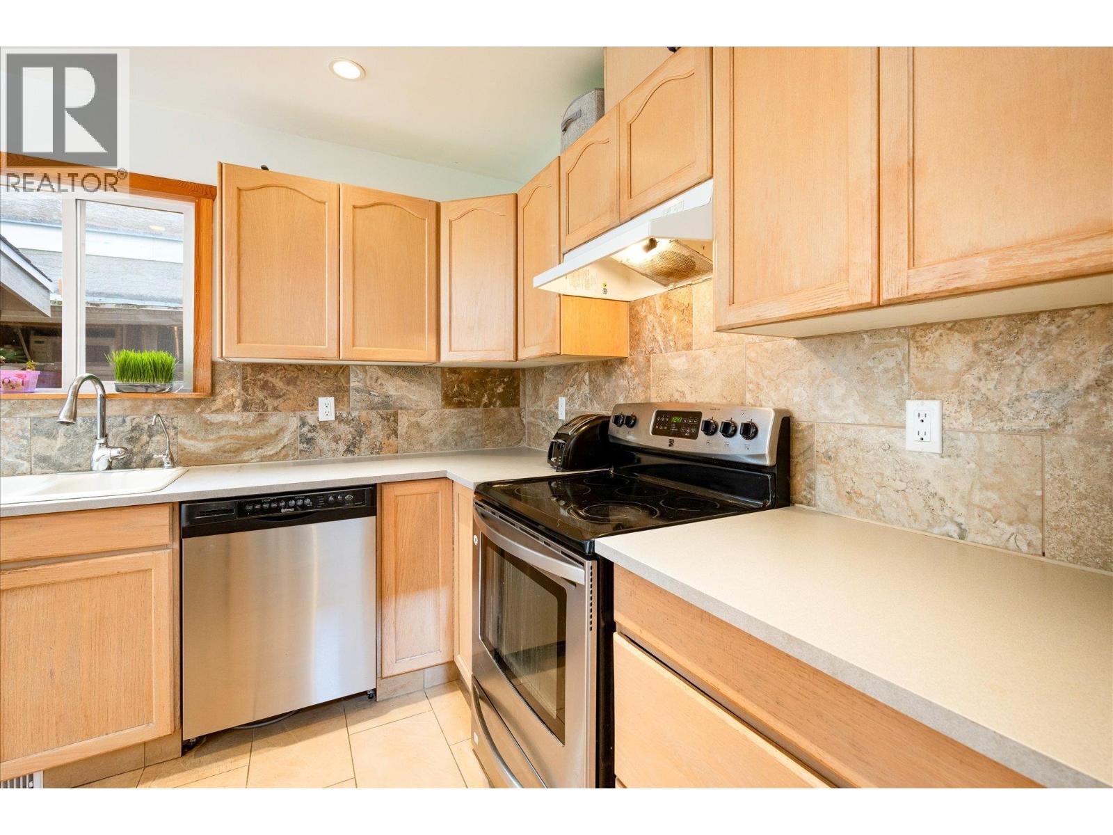 1045 NORTHRIDGE DRIVE, Squamish