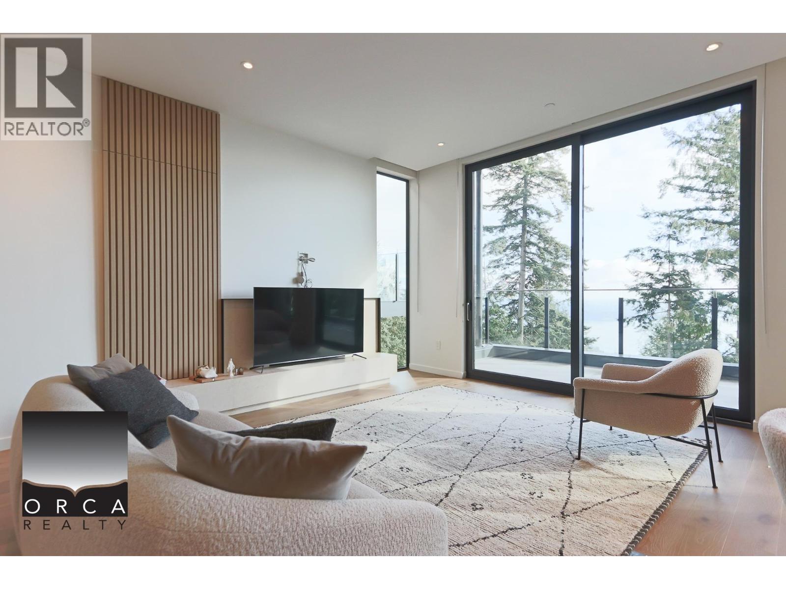 3986 UPLANDS WAY - Photo 2 of 27, West Vancouver, British Columbia