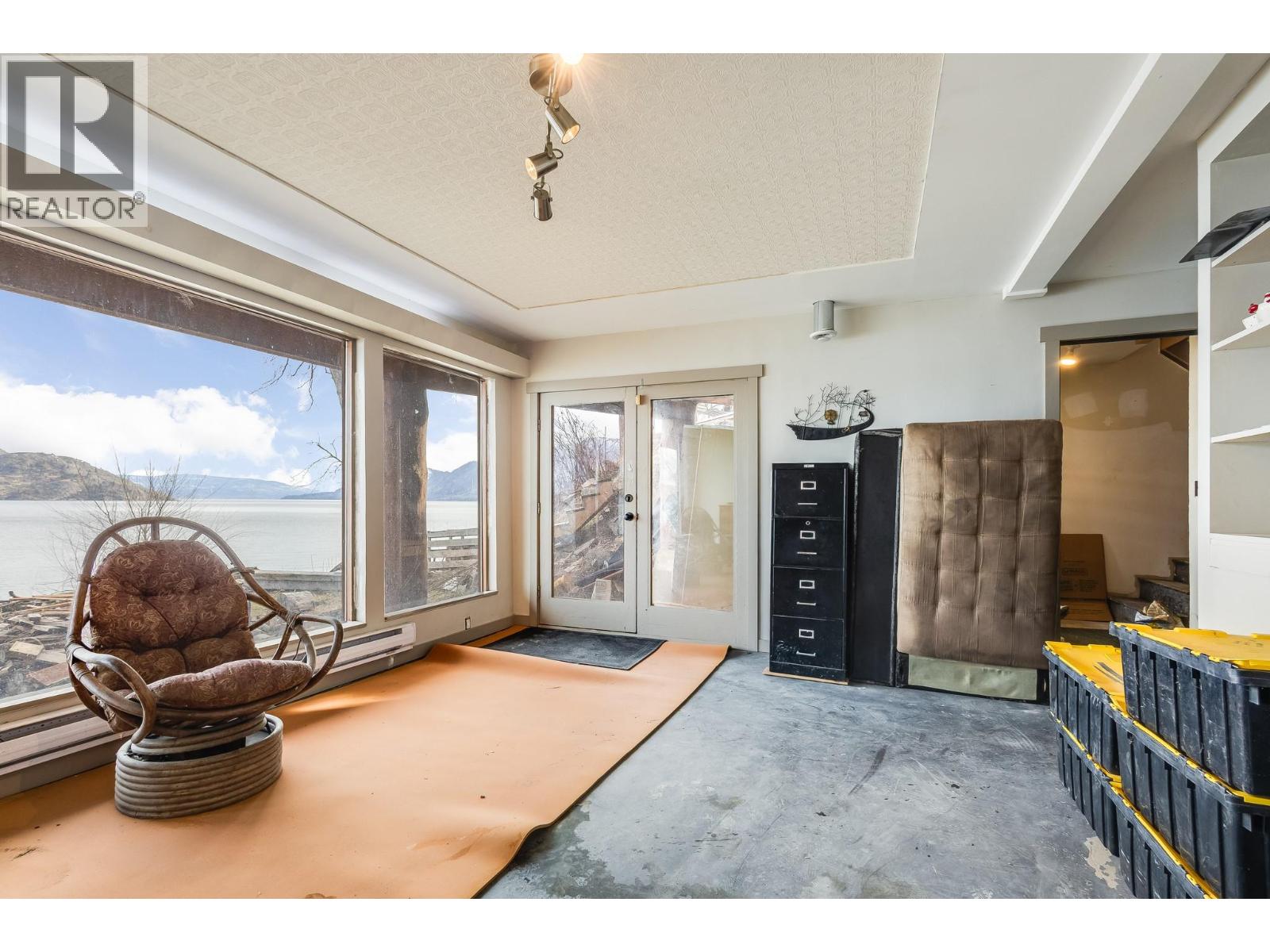 6261 Renfrew Road, Peachland