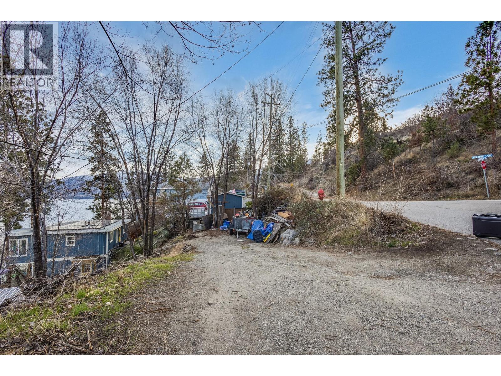6261 Renfrew Road, Peachland