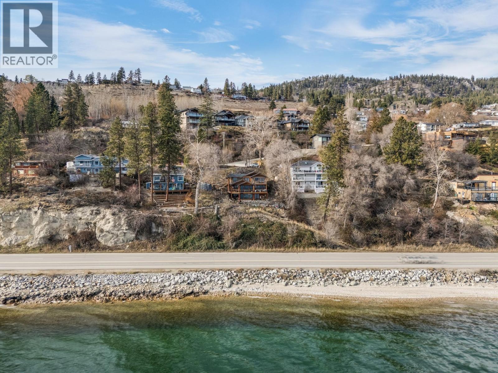 6261 Renfrew Road, Peachland