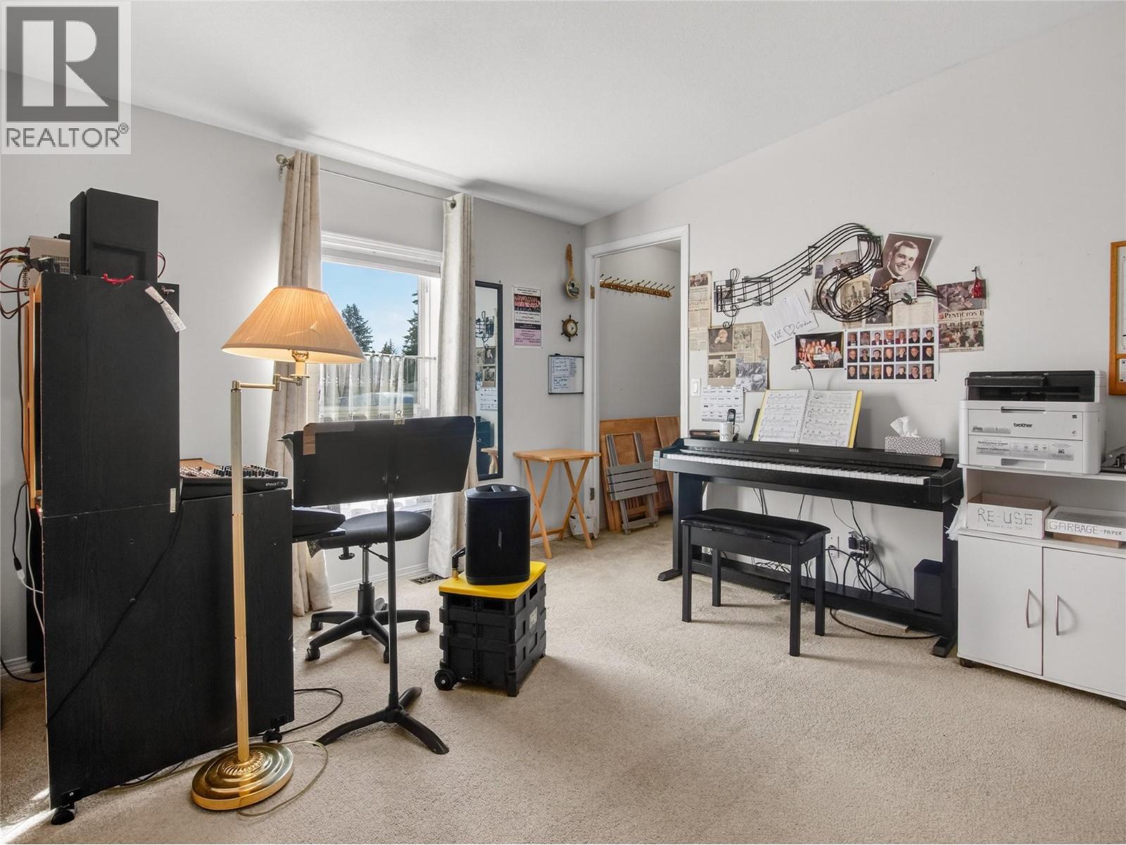 797 Eckhardt Avenue E, Penticton