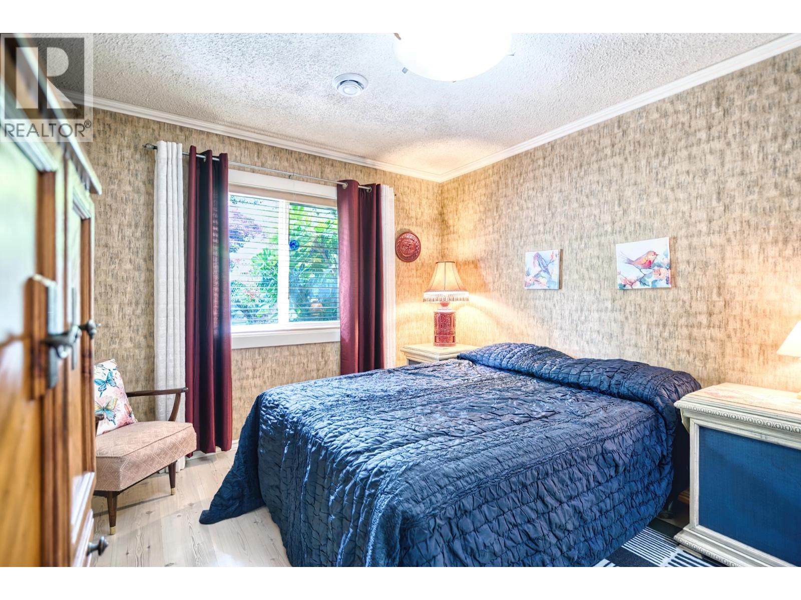 6241 SECHELT INLET ROAD, Sechelt