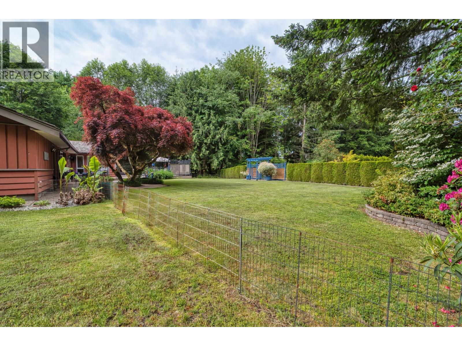 6241 SECHELT INLET ROAD, Sechelt