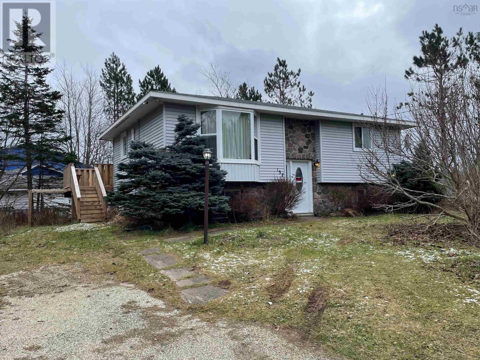 Property 2 of 24 of 137 Hills Road