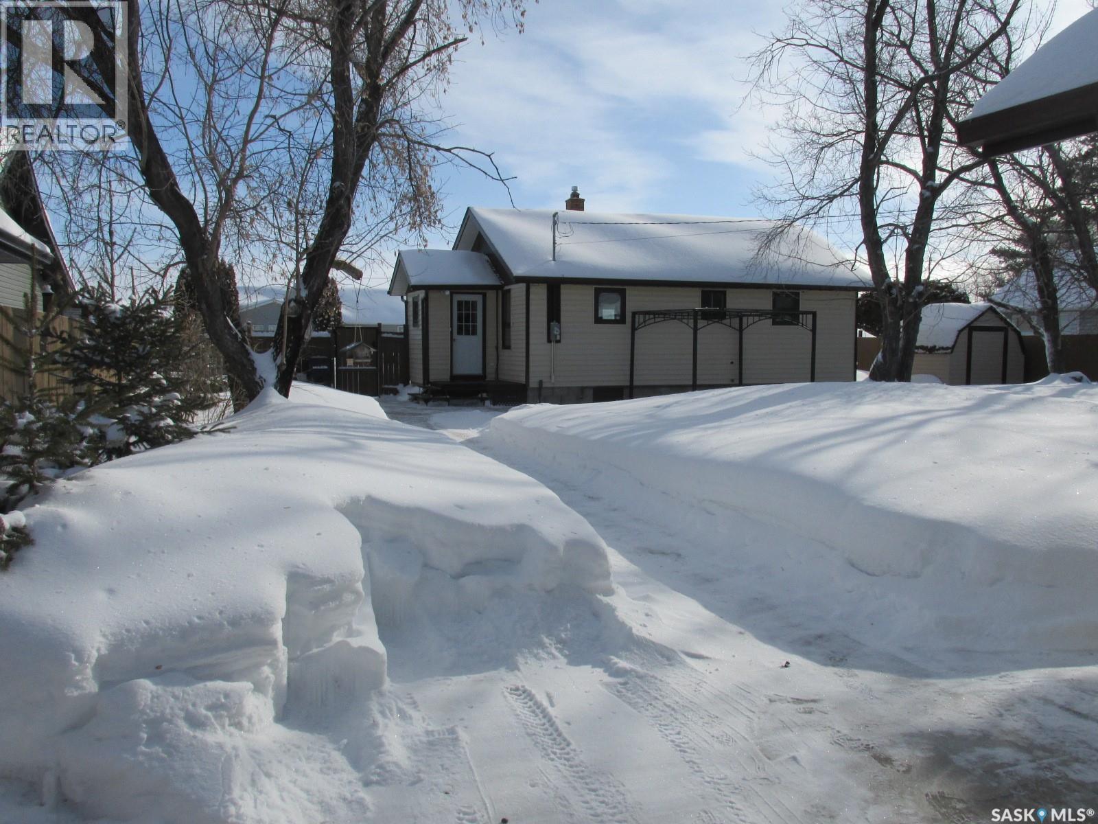 204 6th STREET N - Photo 4 of 49, Nipawin, Saskatchewan