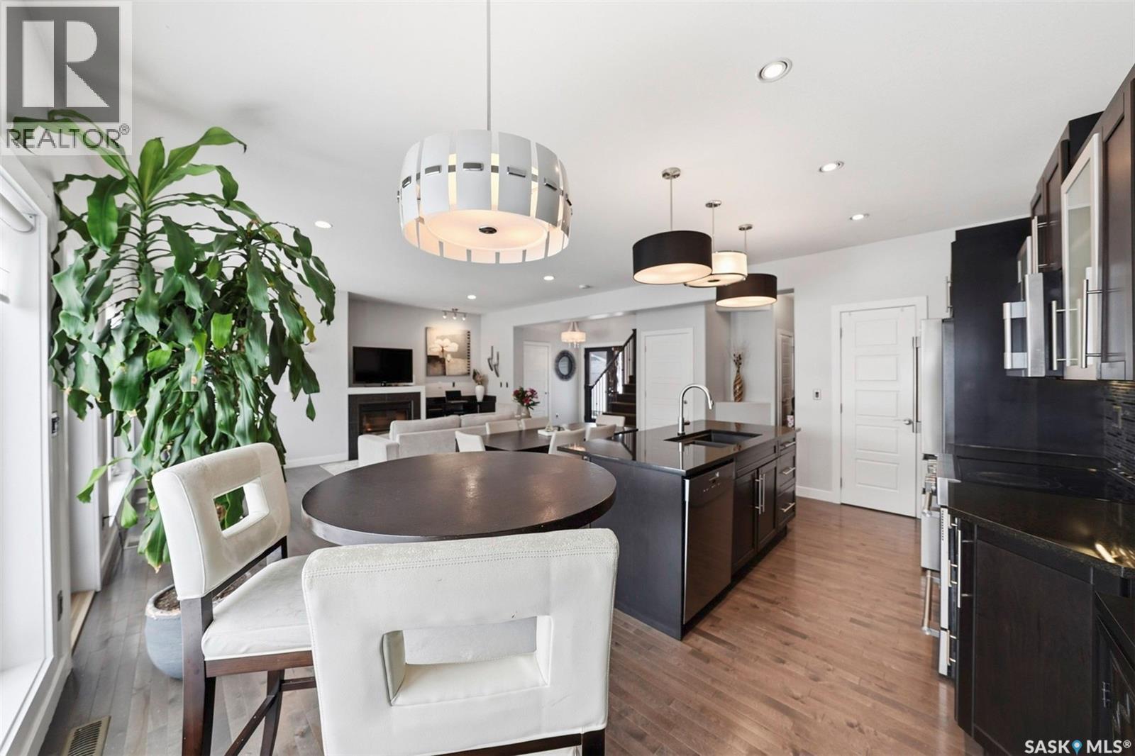 Single Family House 2 Level for Sale in  Sauer CRESCENT Saskatoon 