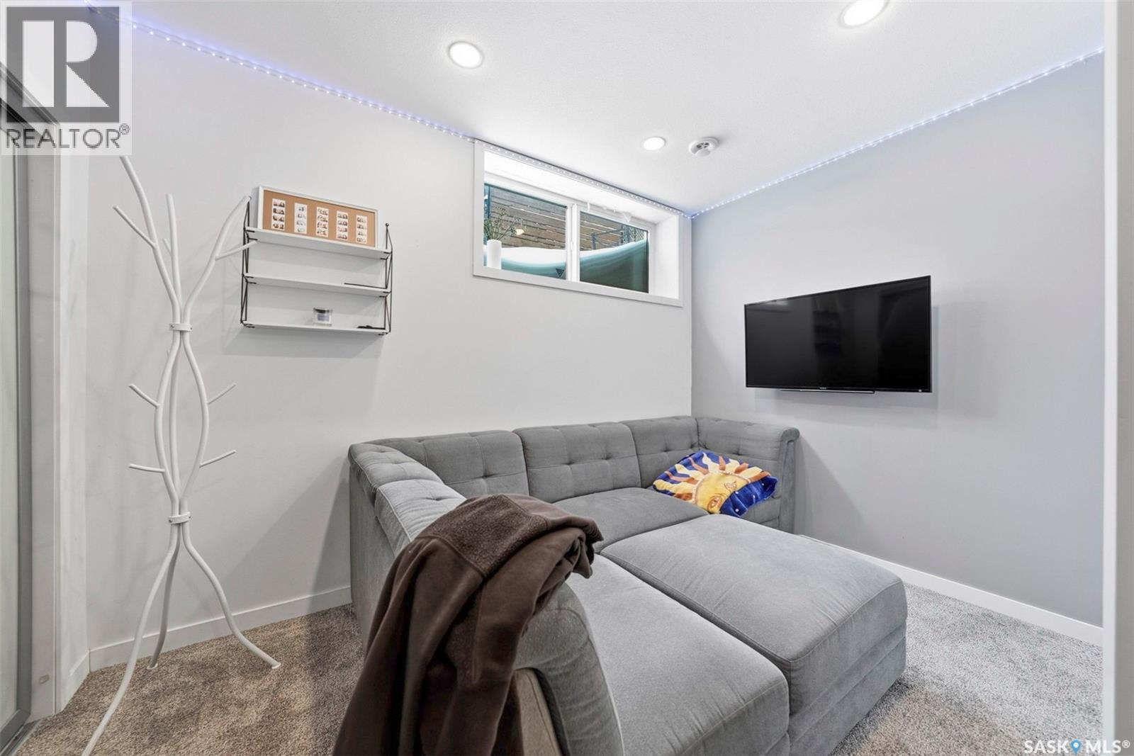 Single Family House 2 Level for Sale in  Sauer CRESCENT Saskatoon 