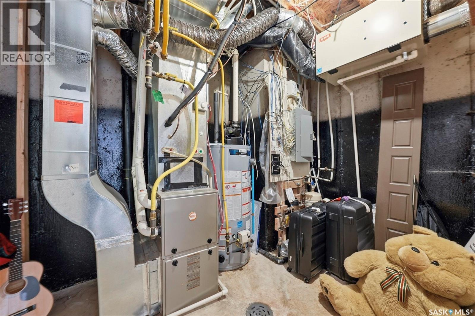 Single Family House 2 Level for Sale in  Sauer CRESCENT Saskatoon 