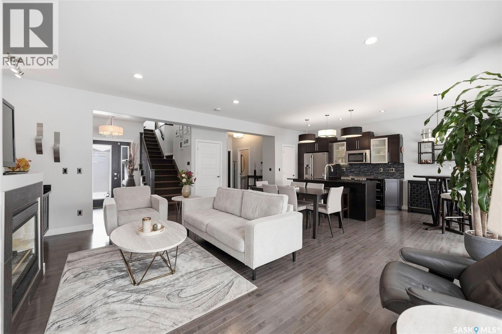 Single Family House 2 Level for Sale in  Sauer CRESCENT Saskatoon 