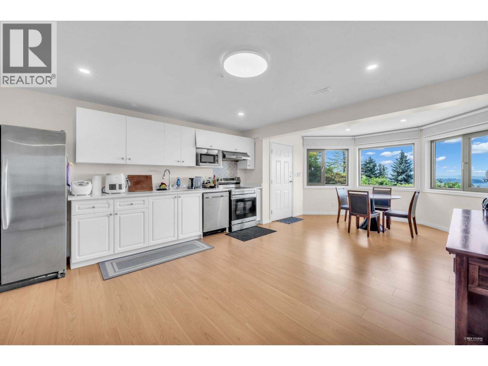 2662 CHELSEA PLACE — photo 32