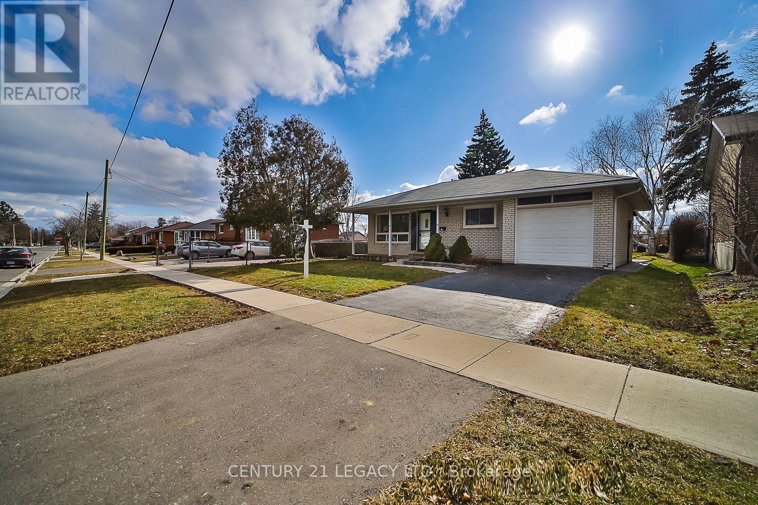 (UPPER) - 18 HARPER ROAD - Photo 2 of 23, Brampton (Brampton East), Ontario