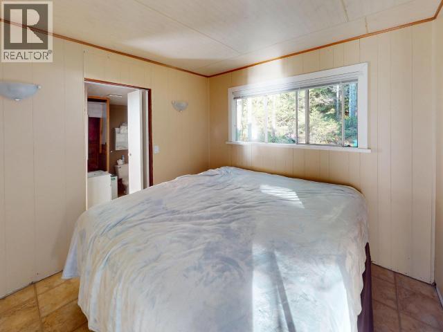9302 POWELL LAKE - 11
