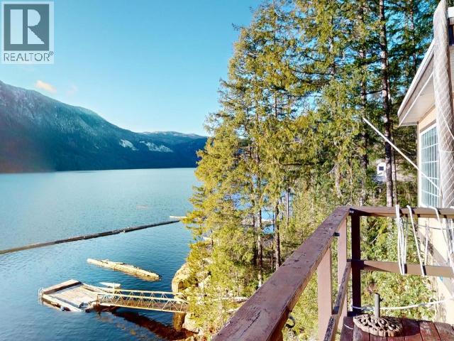 9302 POWELL LAKE, Powell River