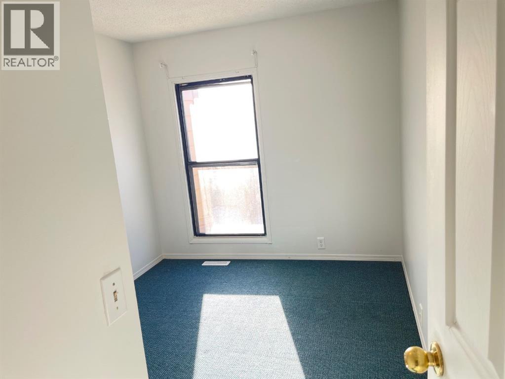 Single Family House for Sale in    Street NE Pineridge Calgary 