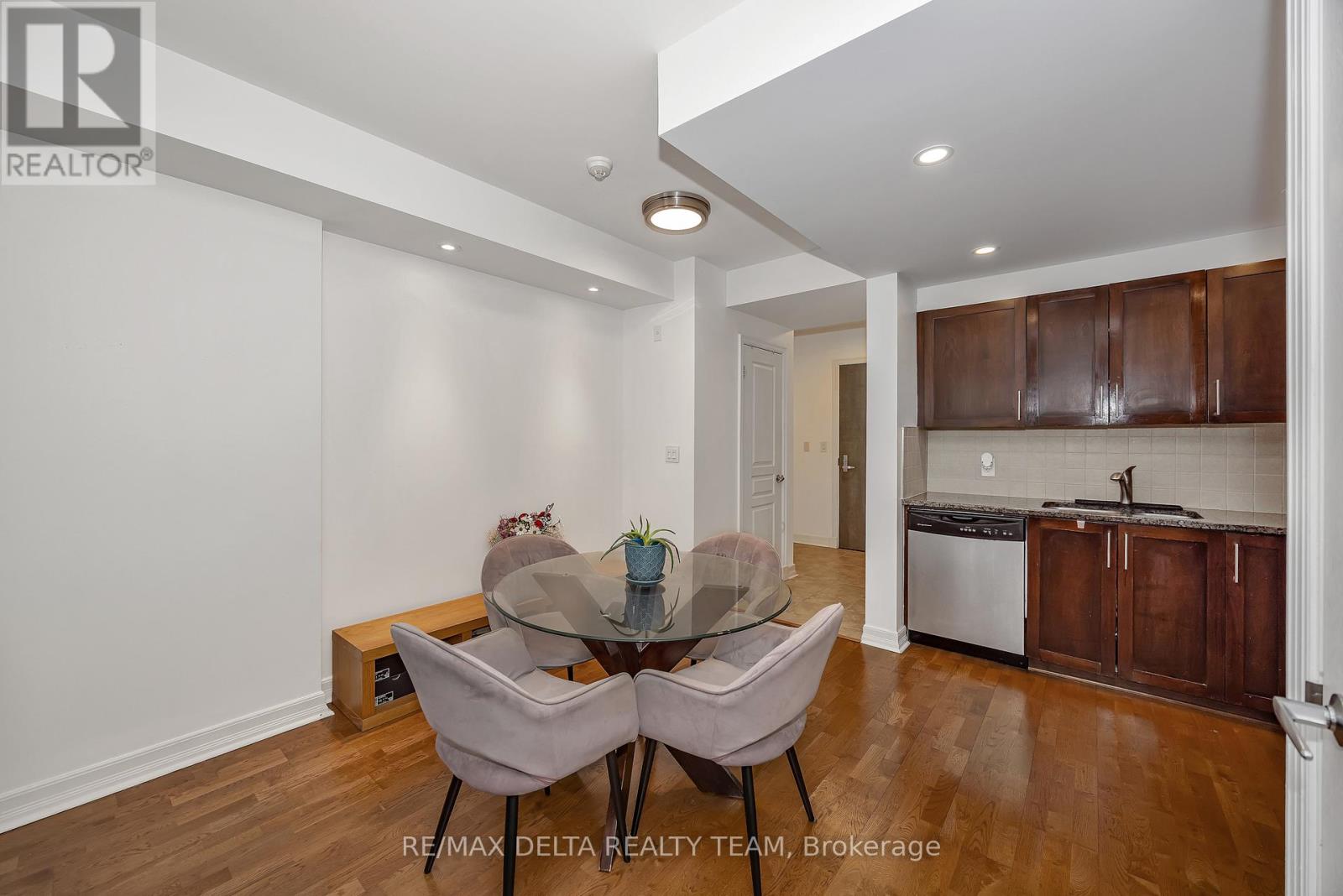 #1006 200 BESSERER STREET - 16