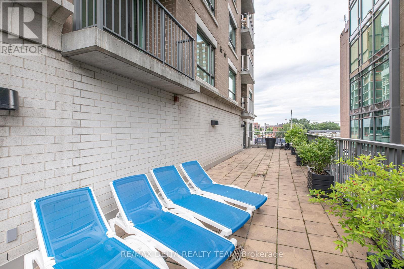 #1006 200 BESSERER STREET - 39
