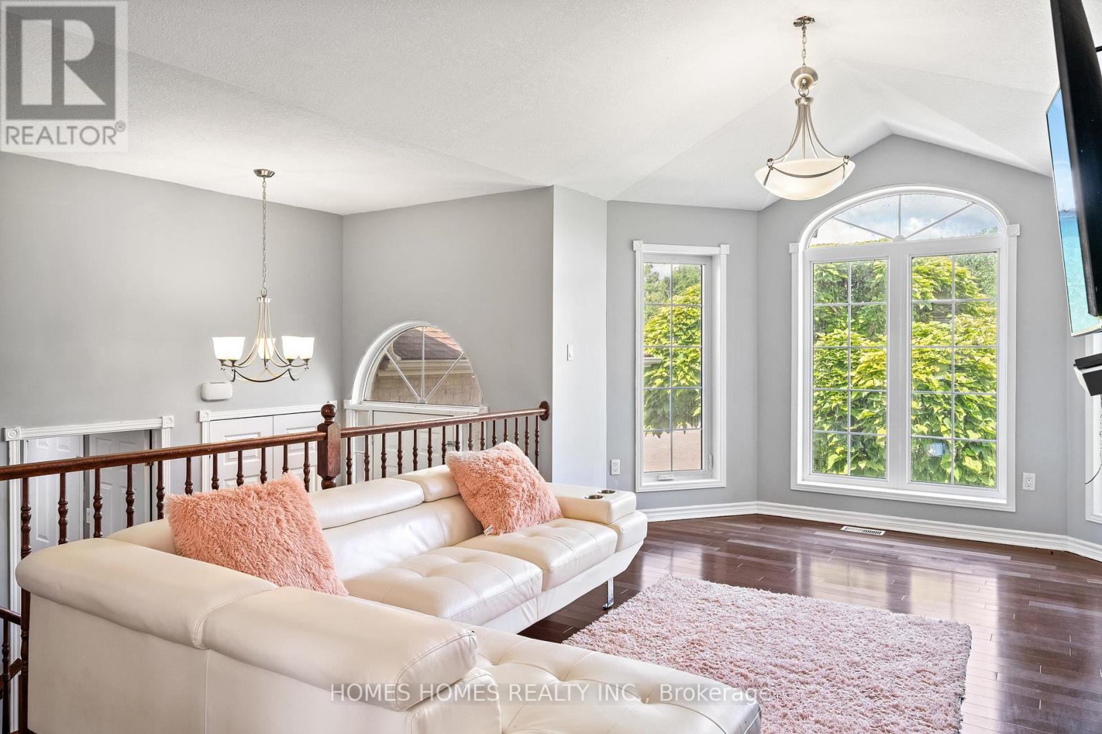 5183 SHERKSTON ROAD - 10