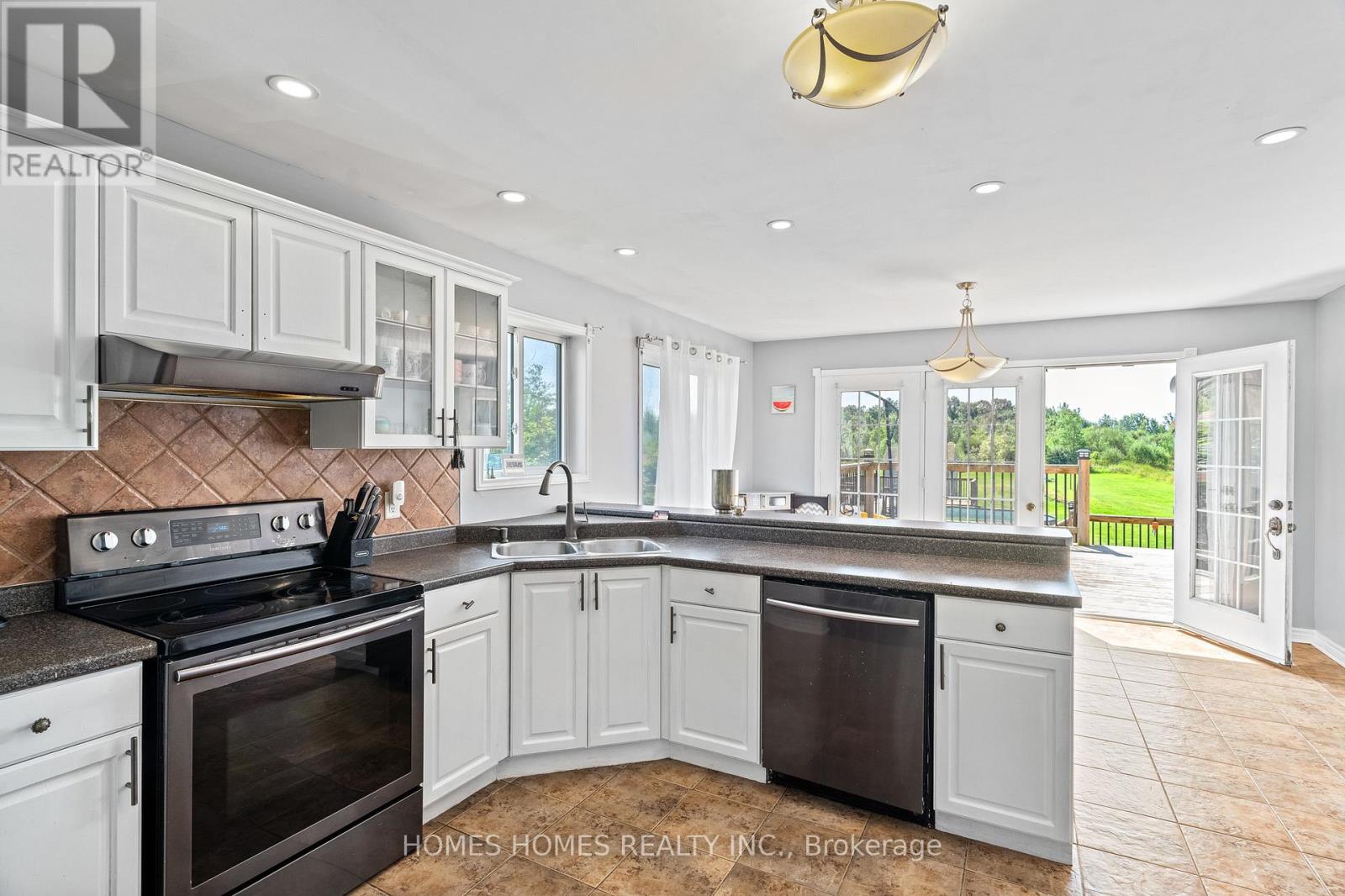 5183 SHERKSTON ROAD - 14