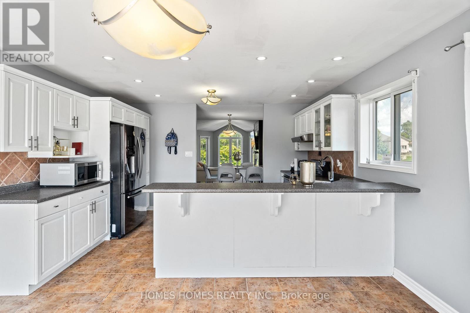 5183 SHERKSTON ROAD - 16