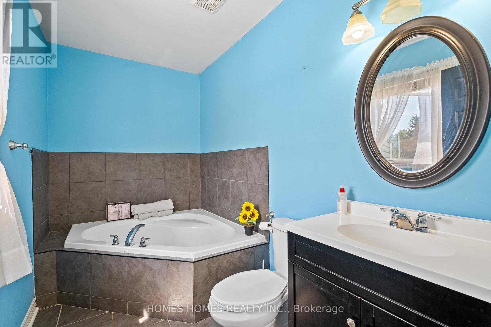 5183 SHERKSTON ROAD - 24