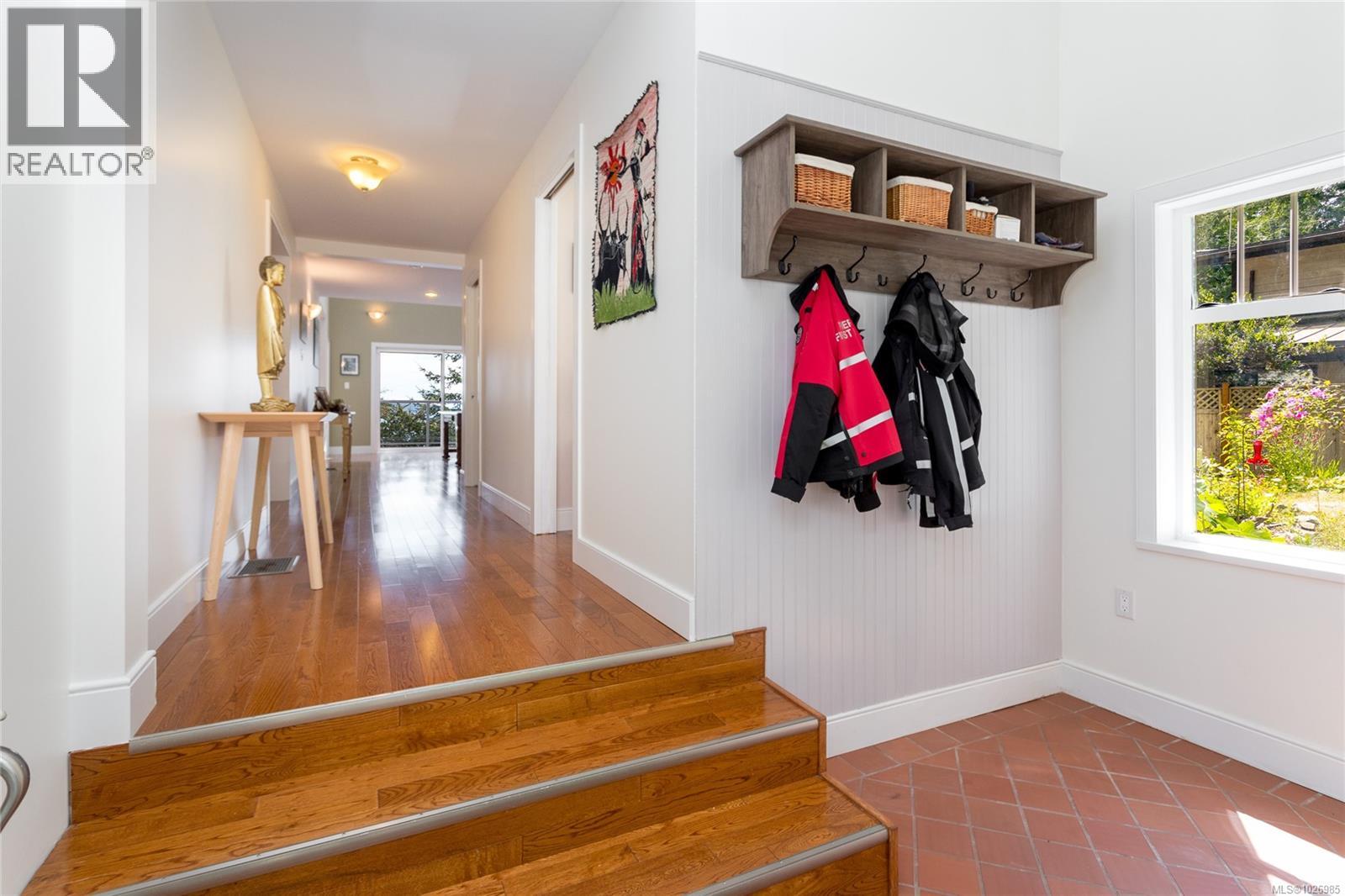  73 McKenzie Crescent, Piers Island