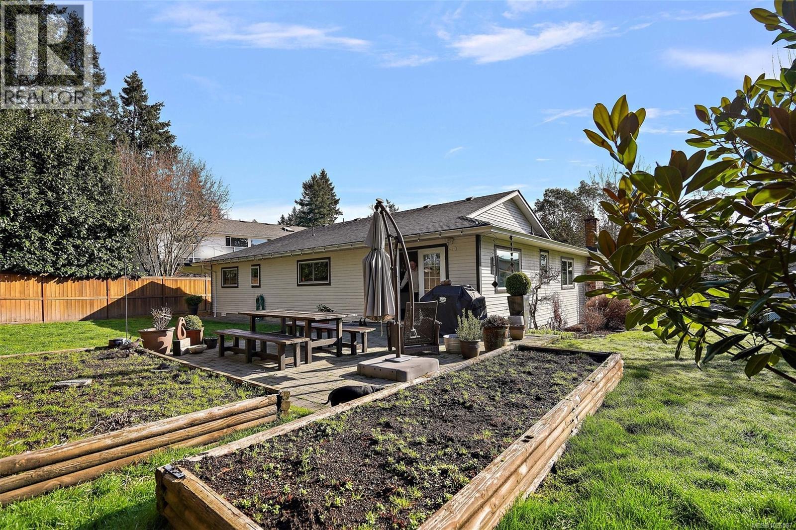 1028 Bramfield Pl, Central Saanich