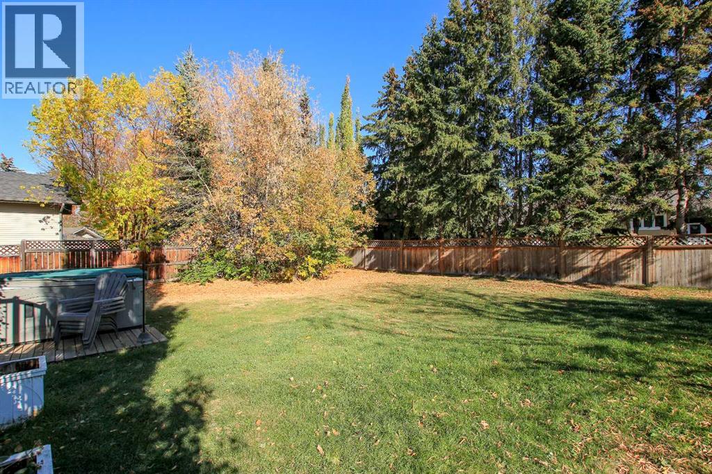 Single Family House for Sale in   Avenue Mountview Red Deer 