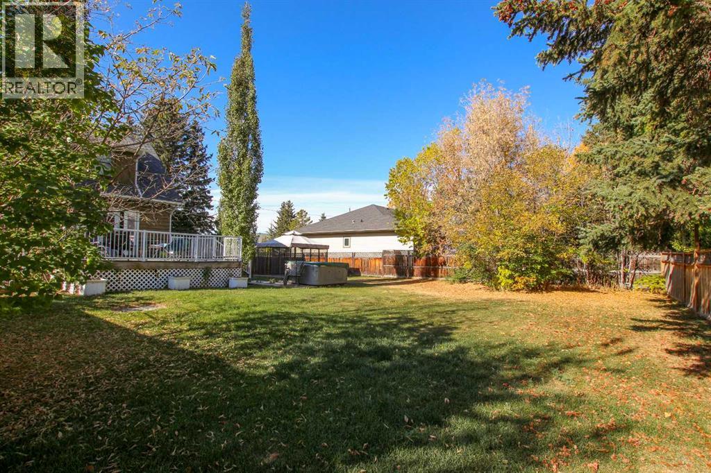 Single Family House for Sale in   Avenue Mountview Red Deer 