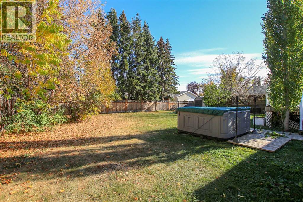 Single Family House for Sale in   Avenue Mountview Red Deer 