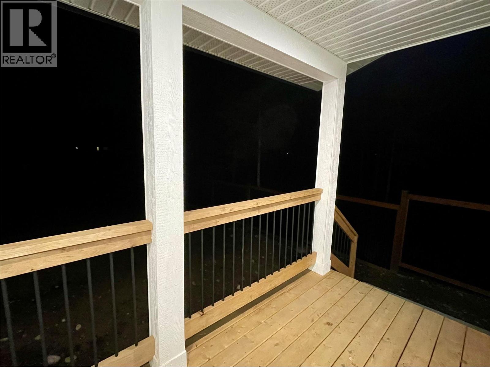 160 3rd Avenue, Christina Lake