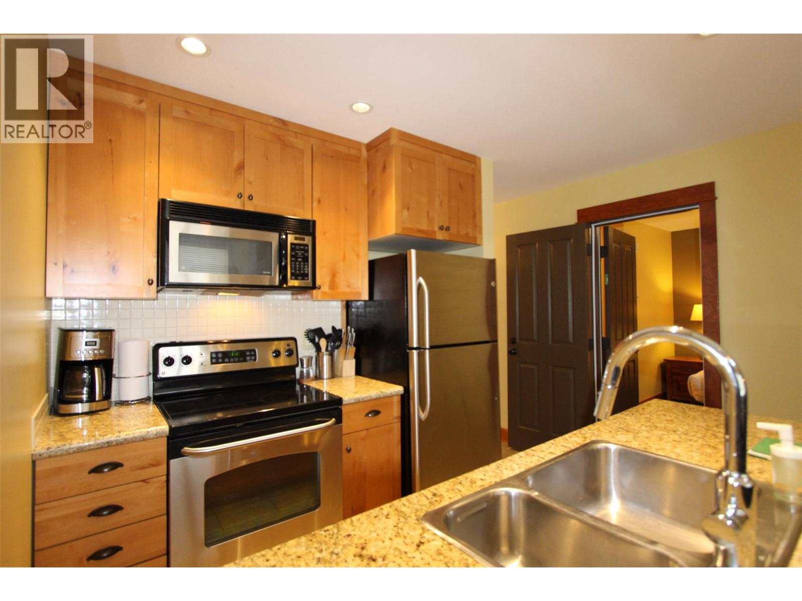 #645D 4559 TIMBERLINE Crescent - 4