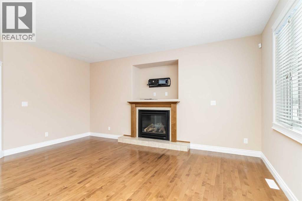 236 Falcon Drive - Photo 5 of 35, Fort McMurray, Alberta