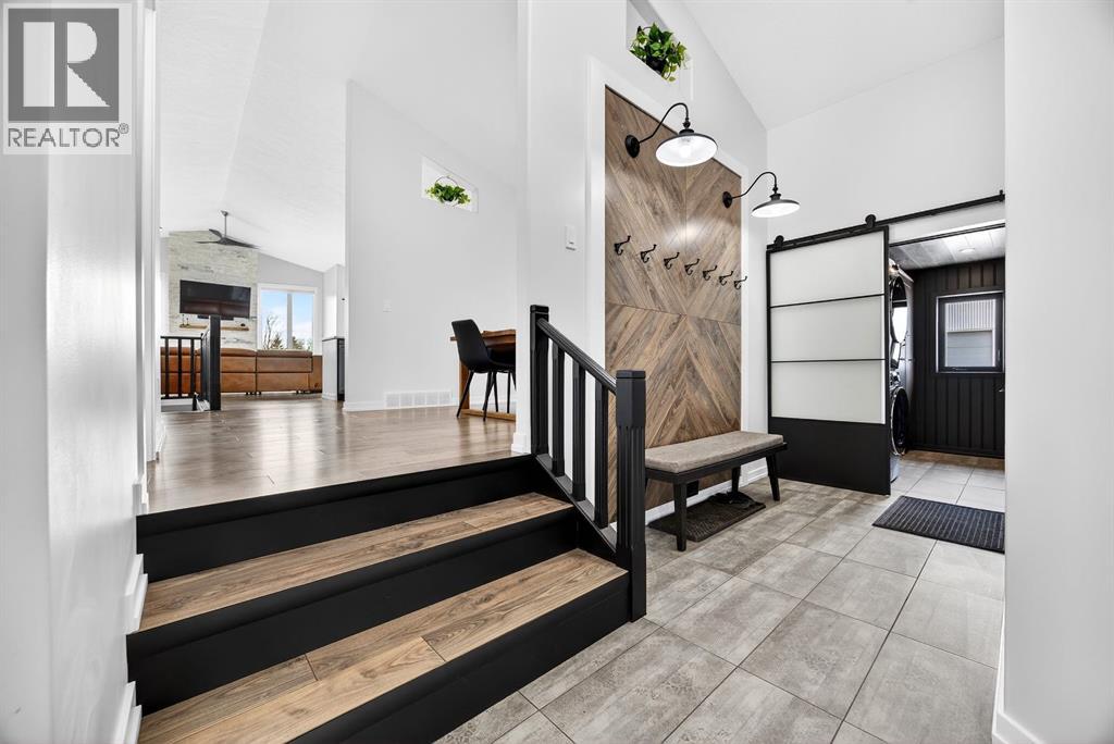 4 Champion Road - Photo 2 of 50, Carstairs, Alberta