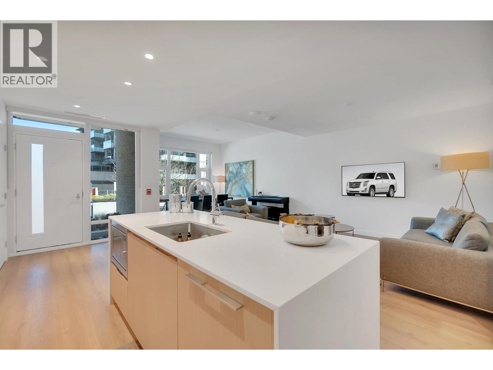 107 1500 FERN STREET, North Vancouver