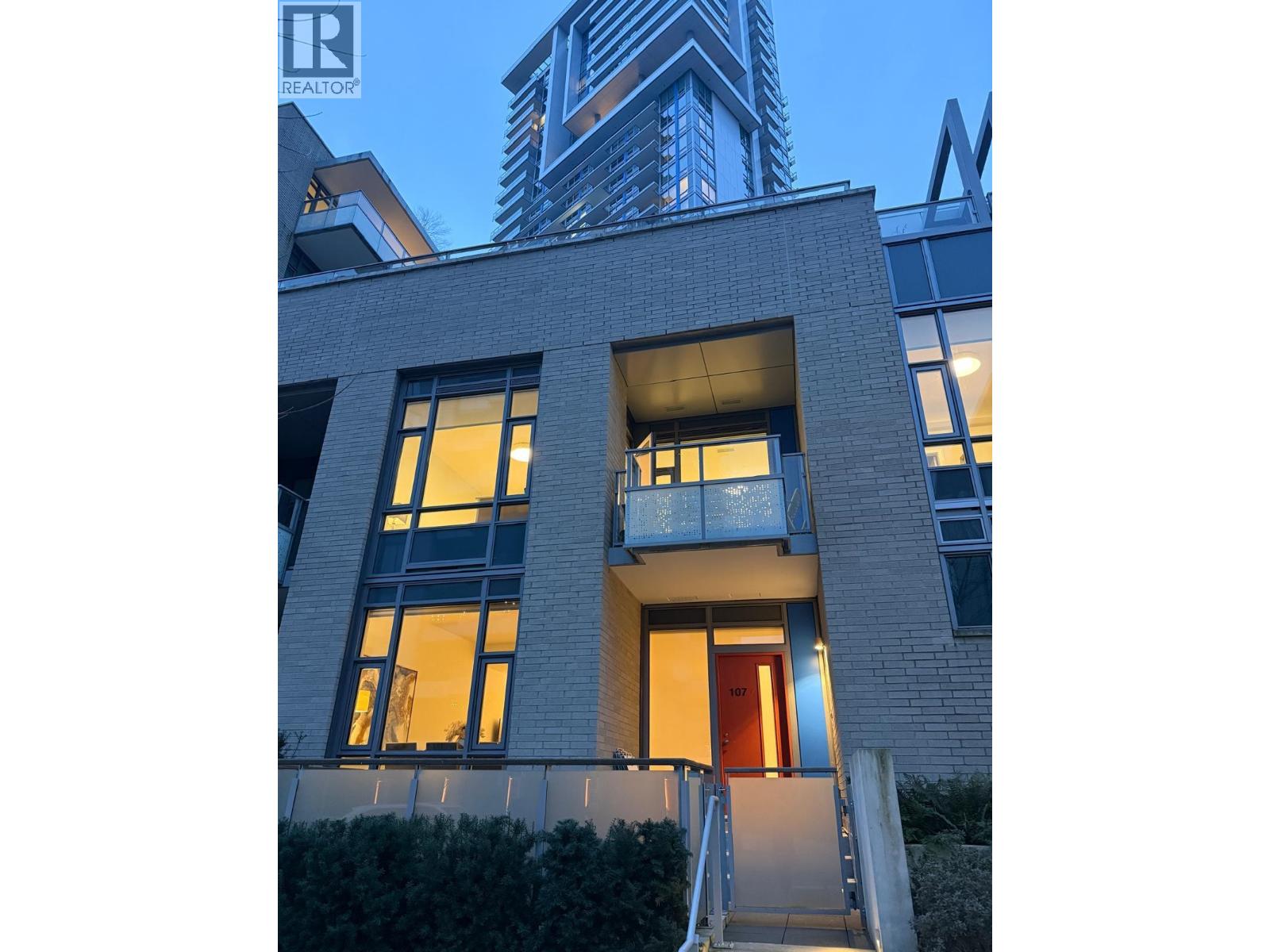 107 1500 FERN STREET, North Vancouver