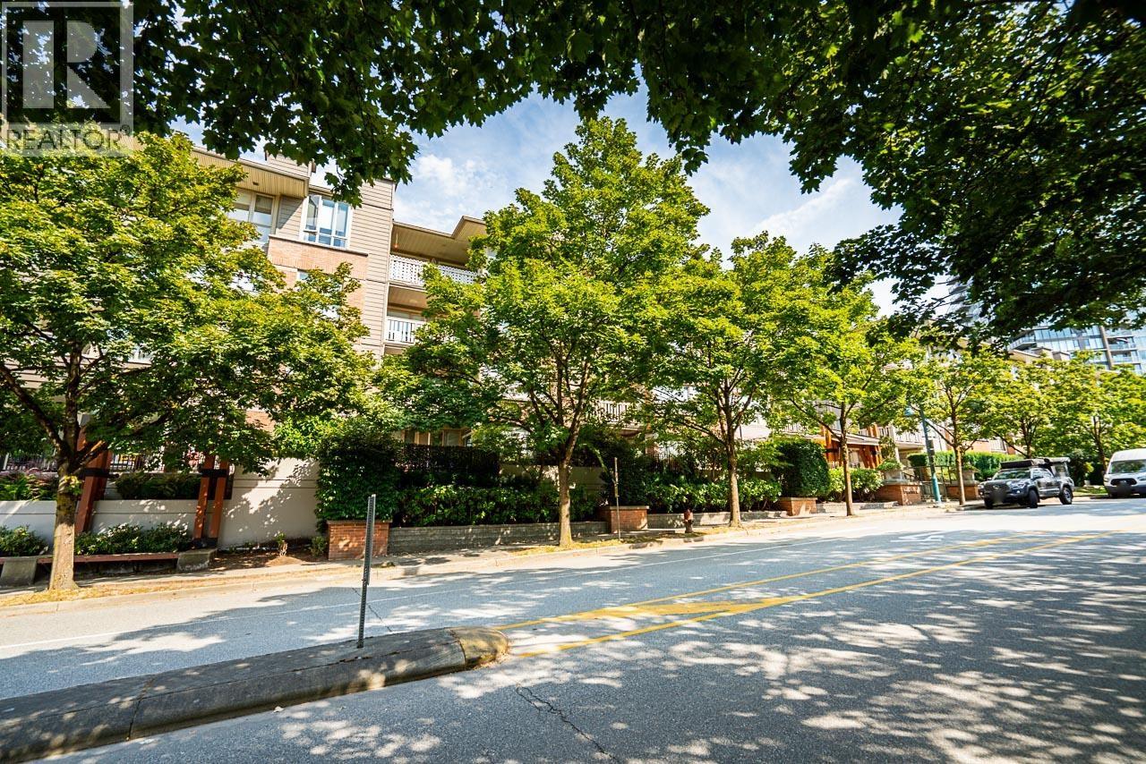 217 801 KLAHANIE DRIVE, Port Moody