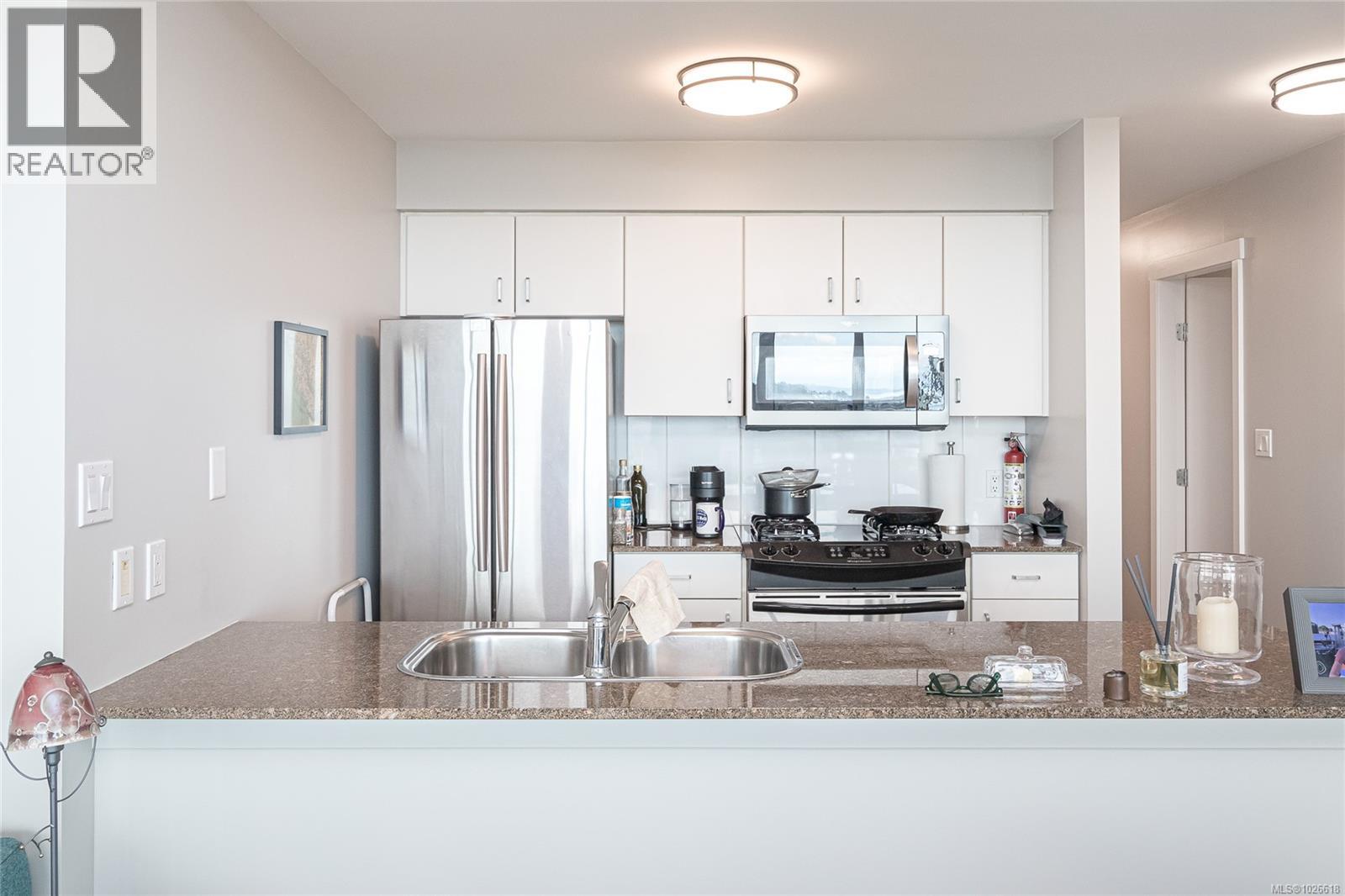 #1005 160 WILSON ST - 18