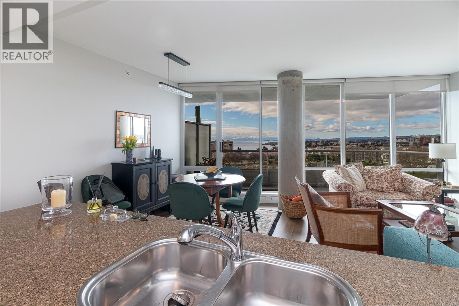 #1005 160 WILSON ST - 21