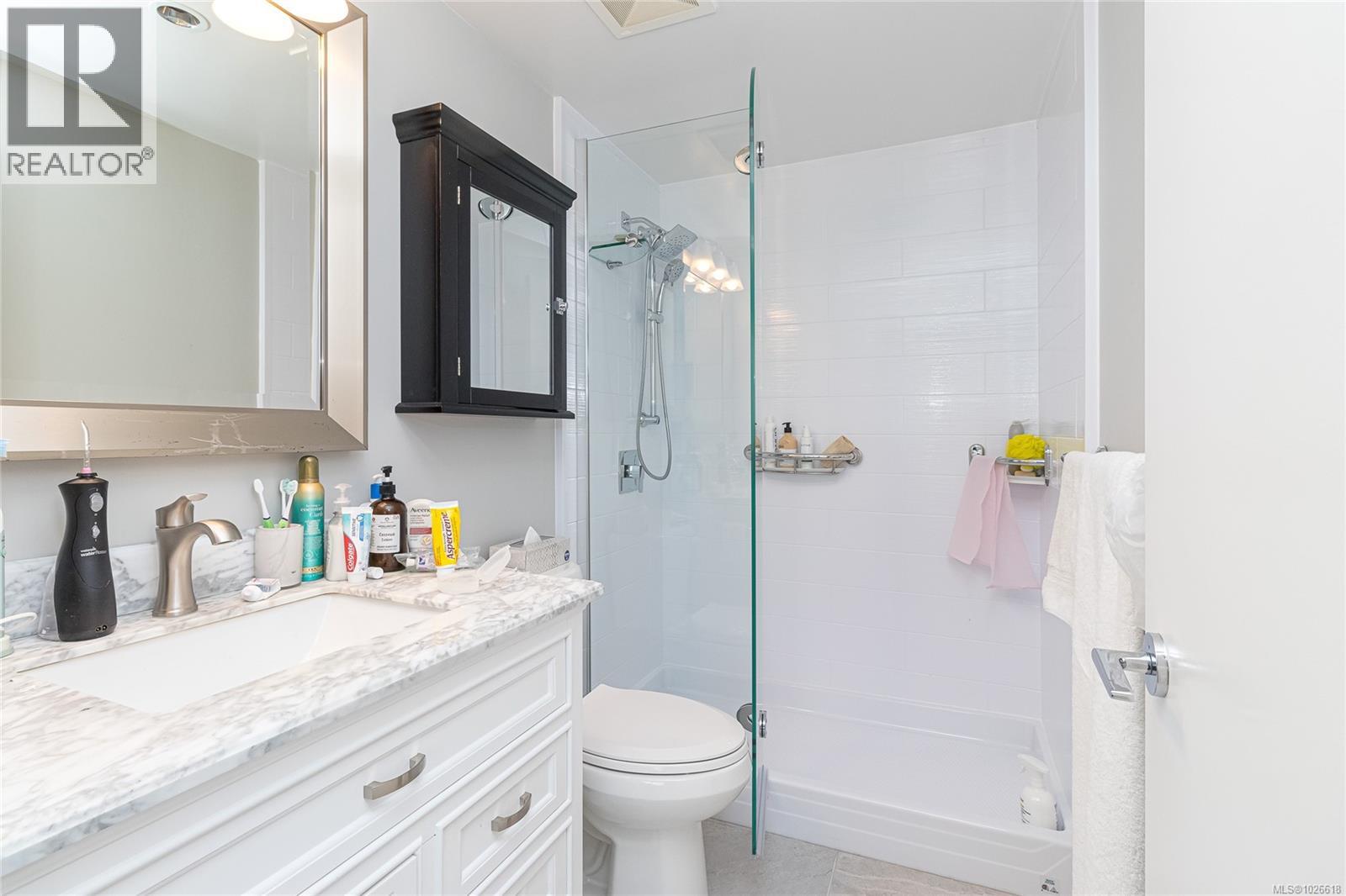 #1005 160 WILSON ST - 27